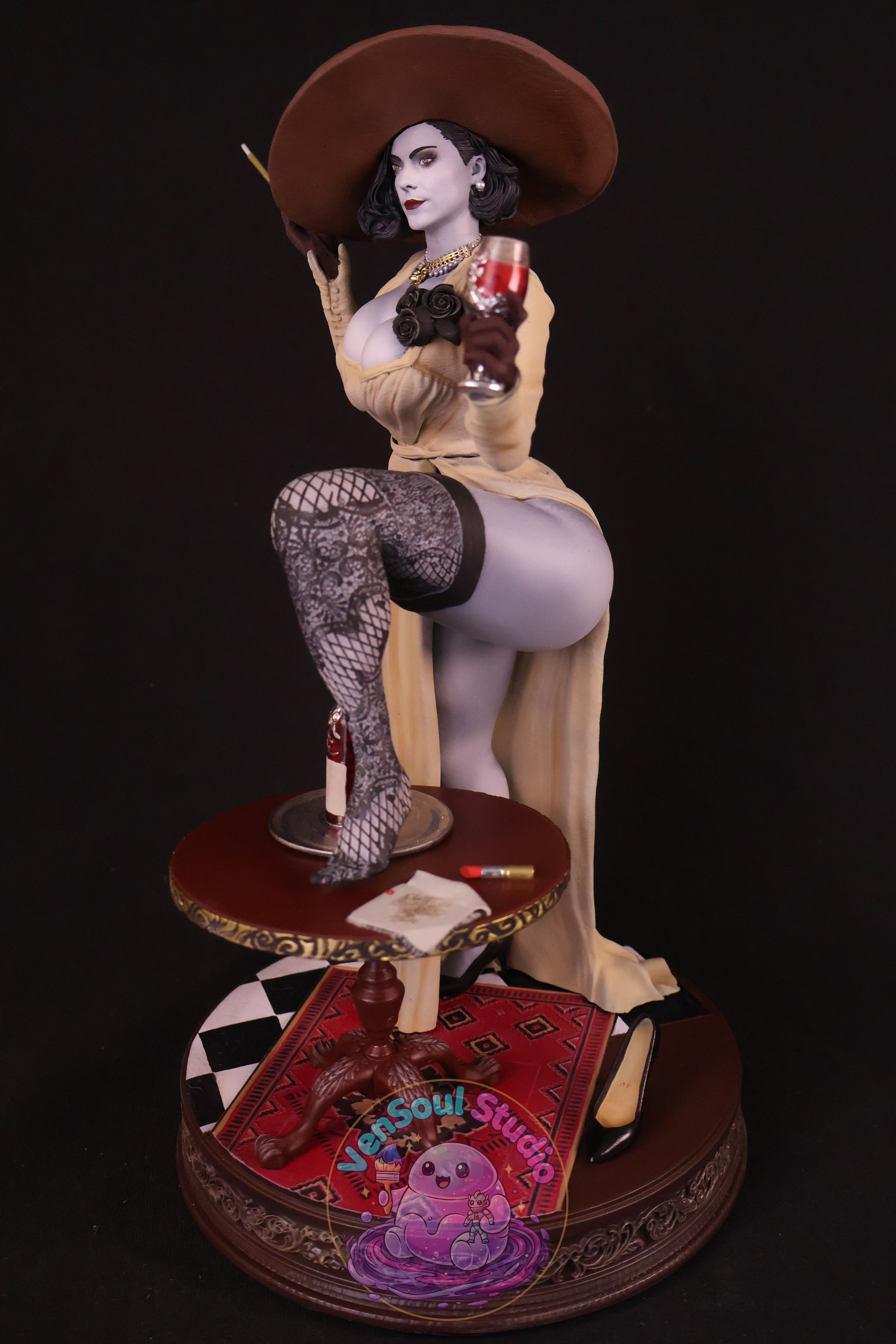 Lady Dimitrescu Figure