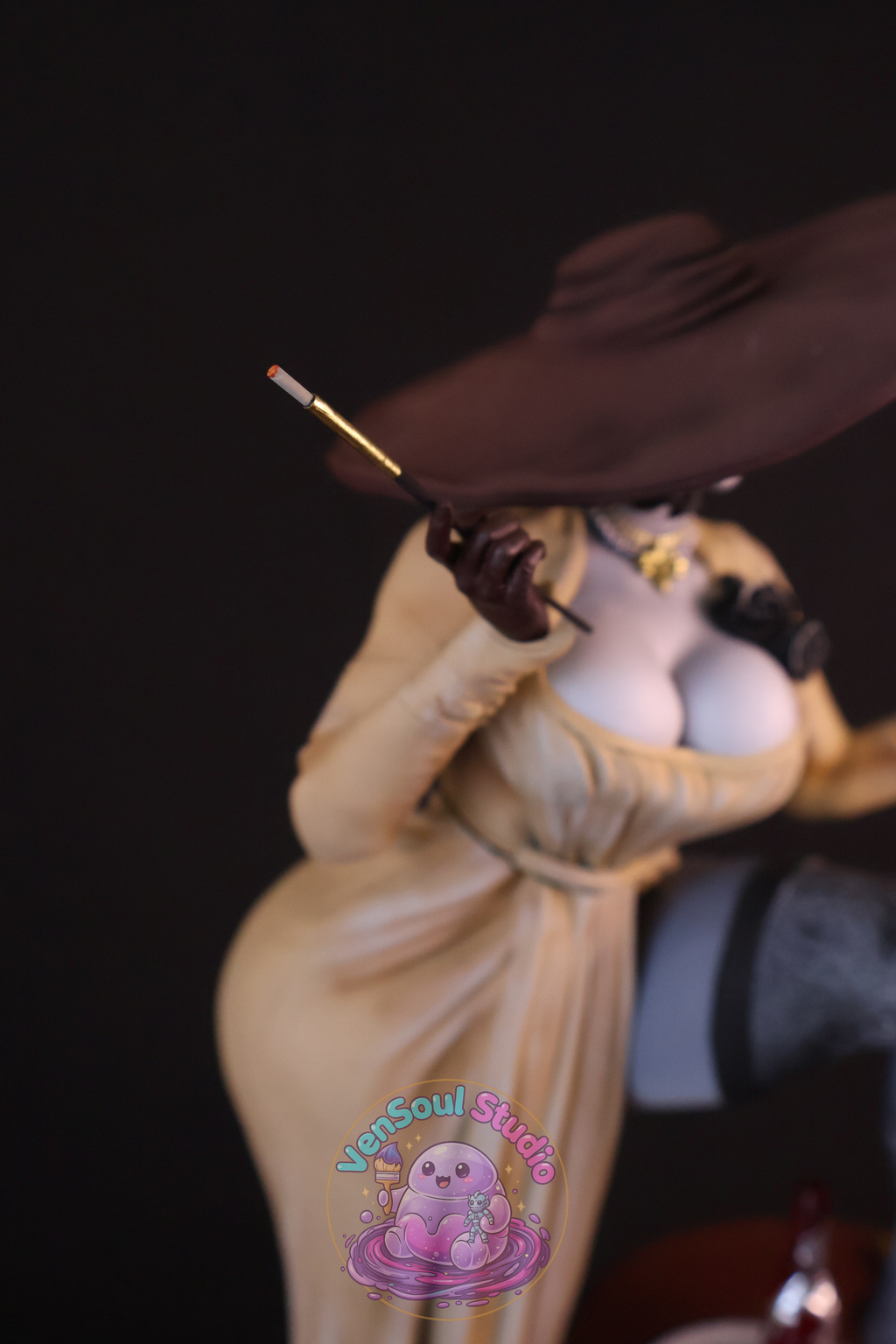 Lady Dimitrescu Figure