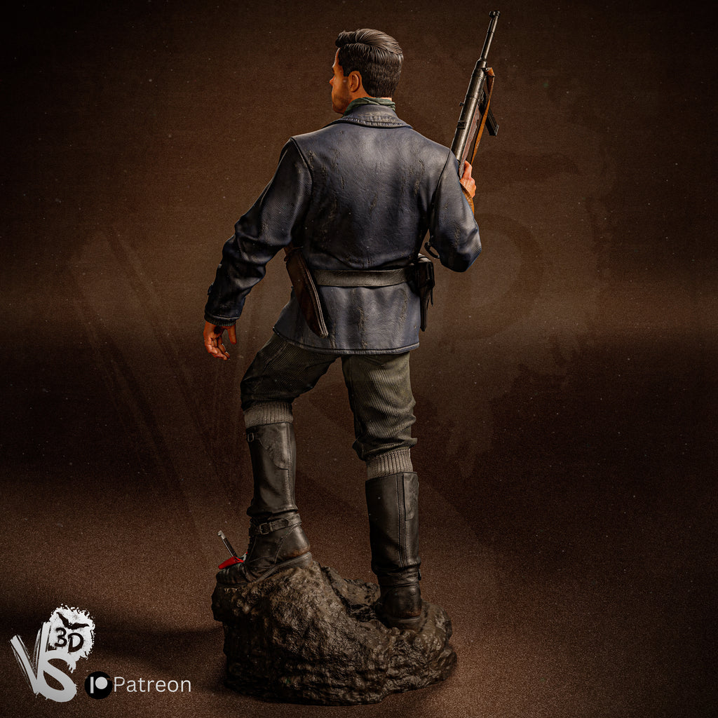 Aldo Raine Statue