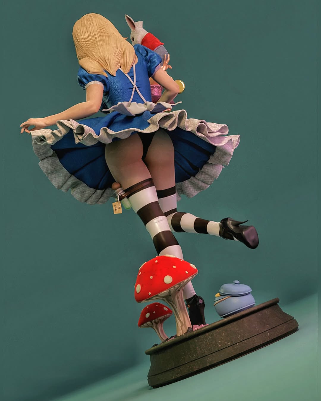 The Wonderland Girl Statue