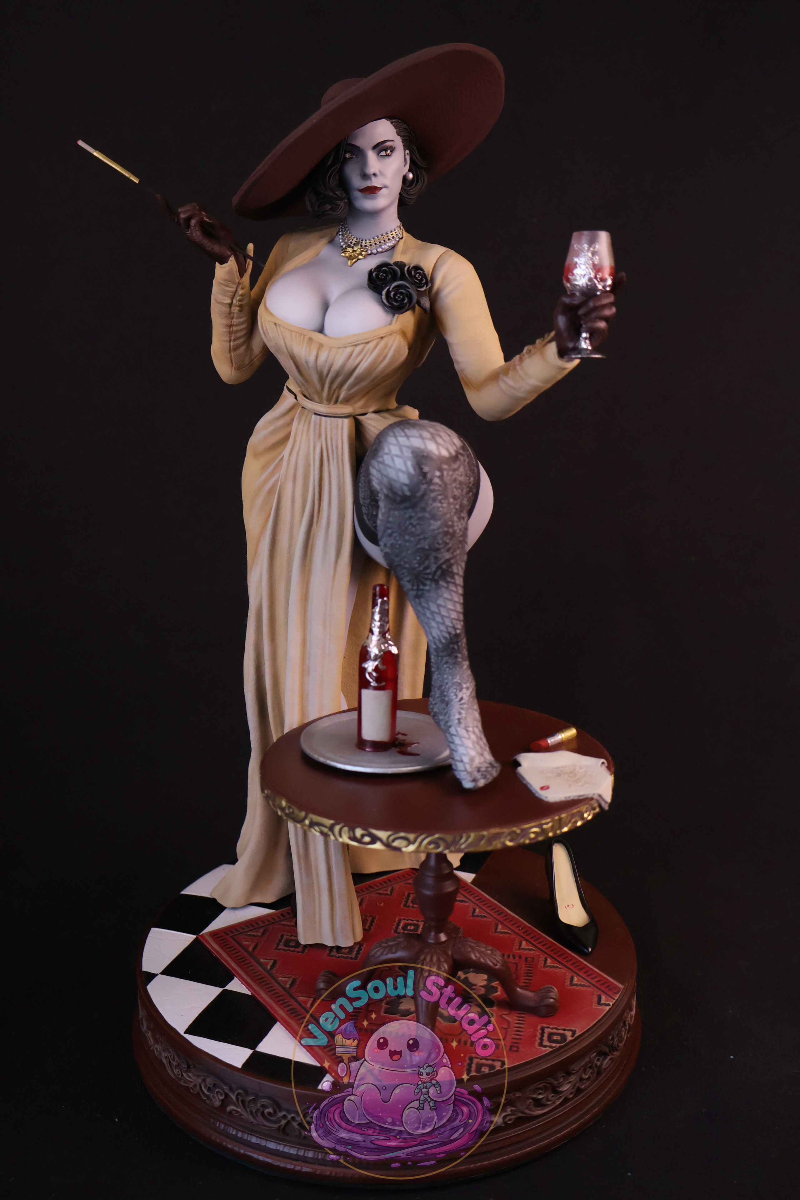 Lady Dimitrescu Figure