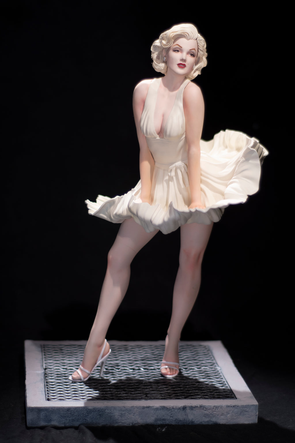 Silver Screen Icon Statue