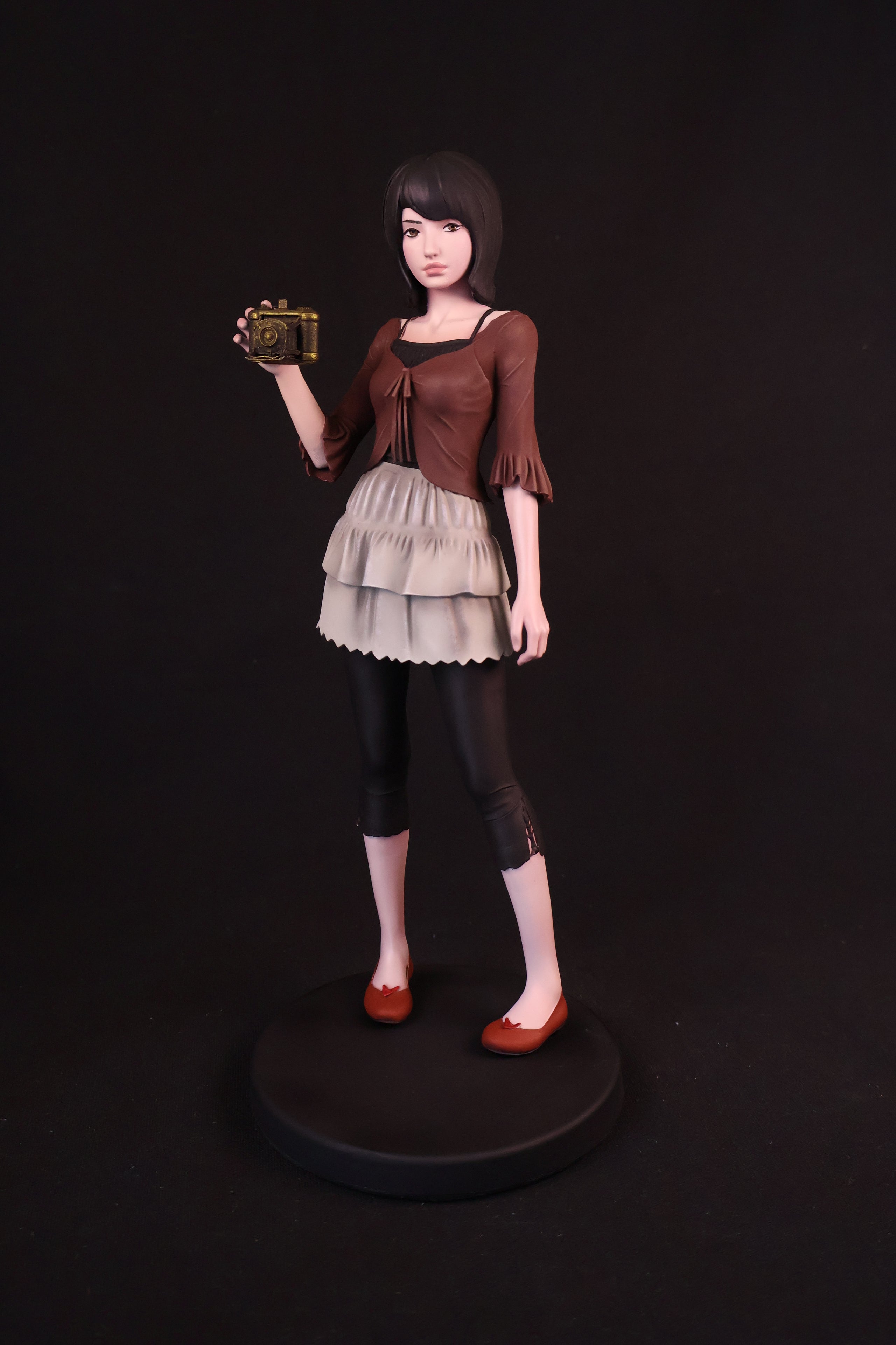 Spirit Camera Survivor Statue