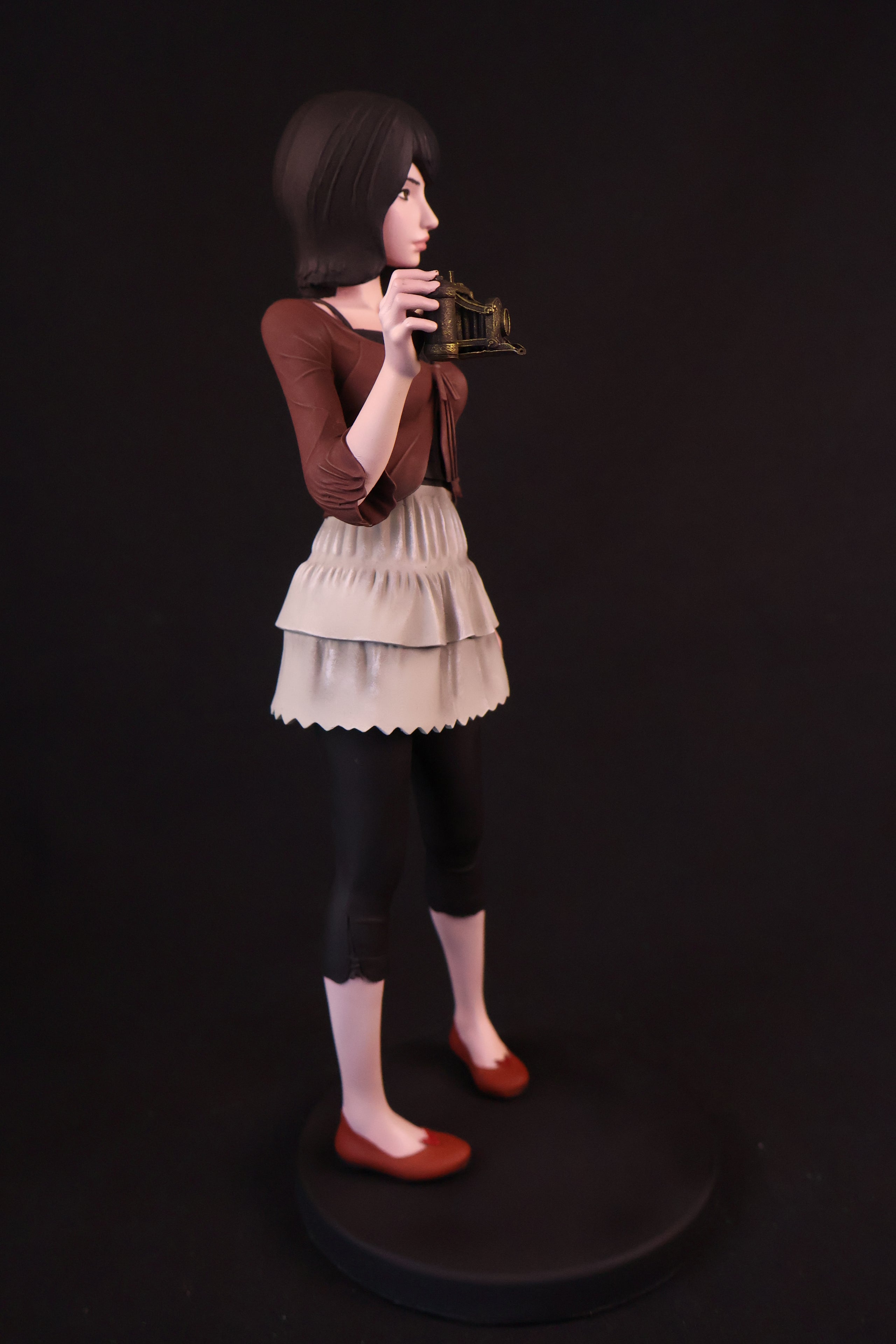 Spirit Camera Survivor Statue