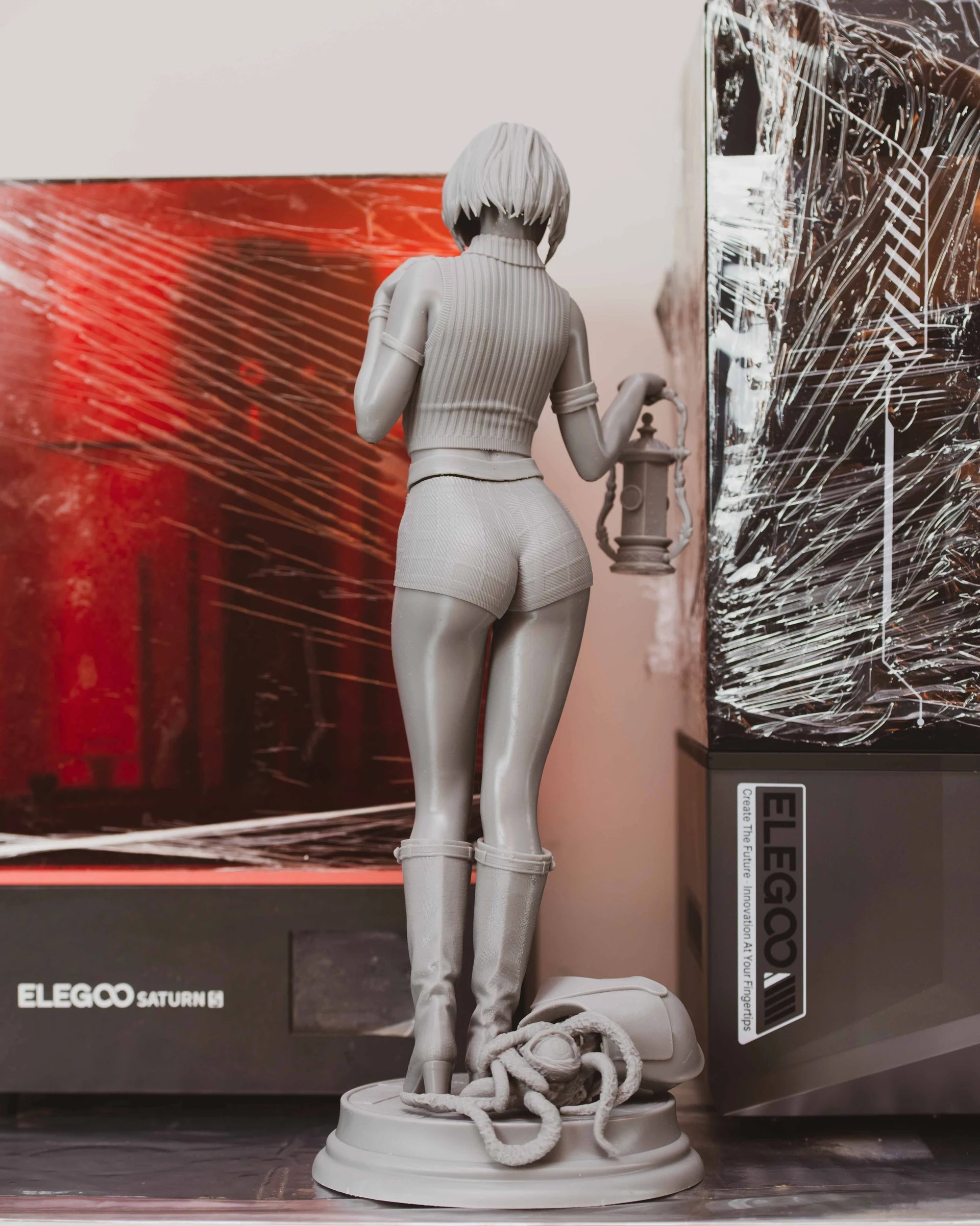 Presidential Daughter Statue