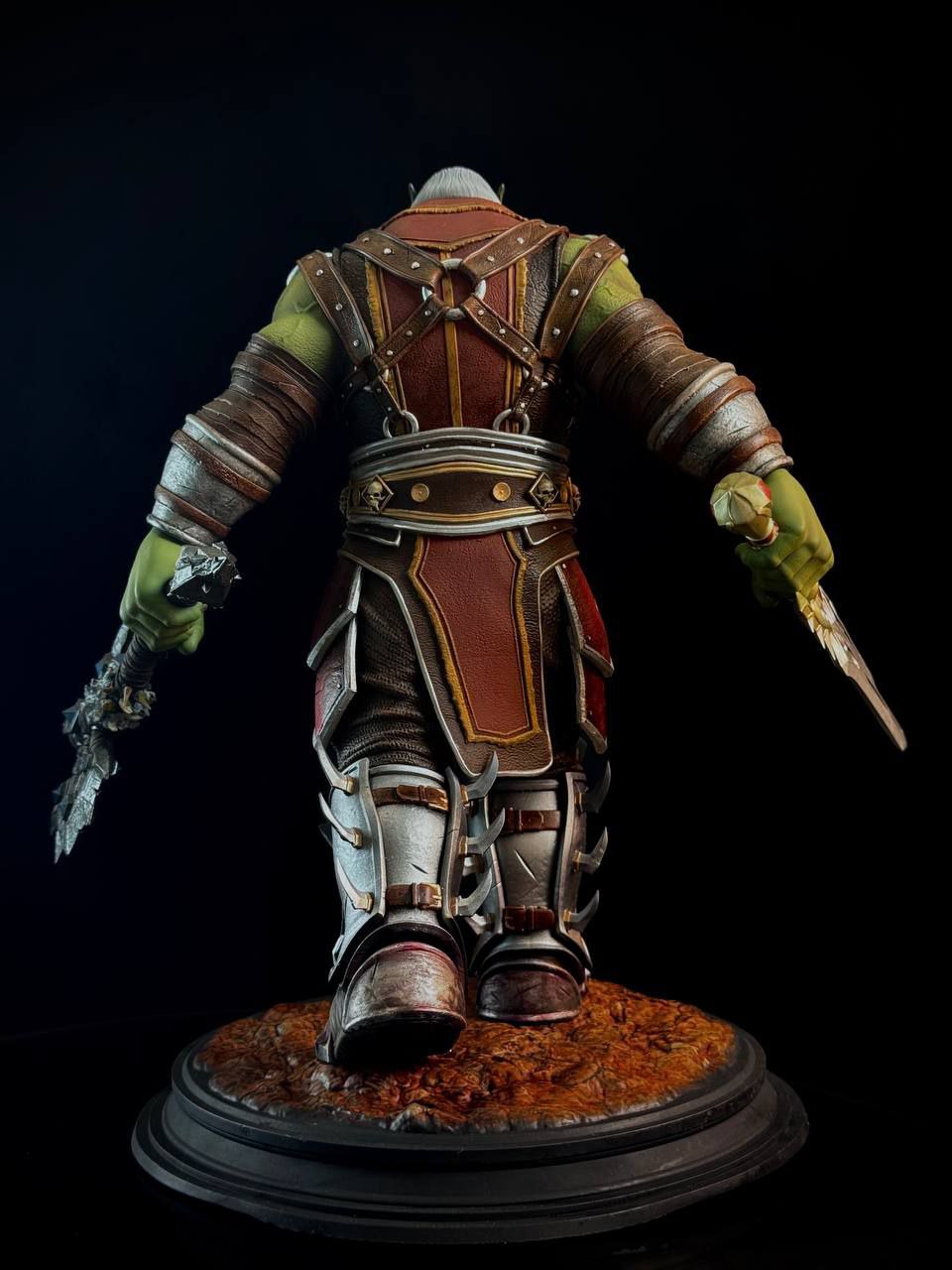 Varok Saurfang Statue
