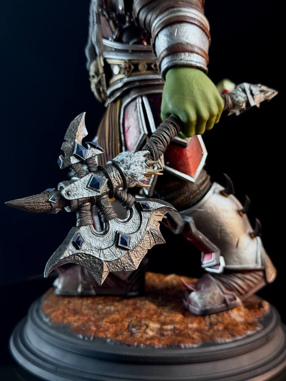 Varok Saurfang Statue