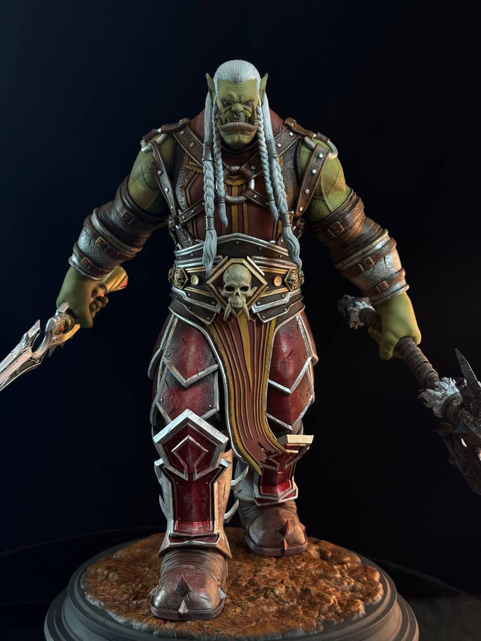 Varok Saurfang Statue